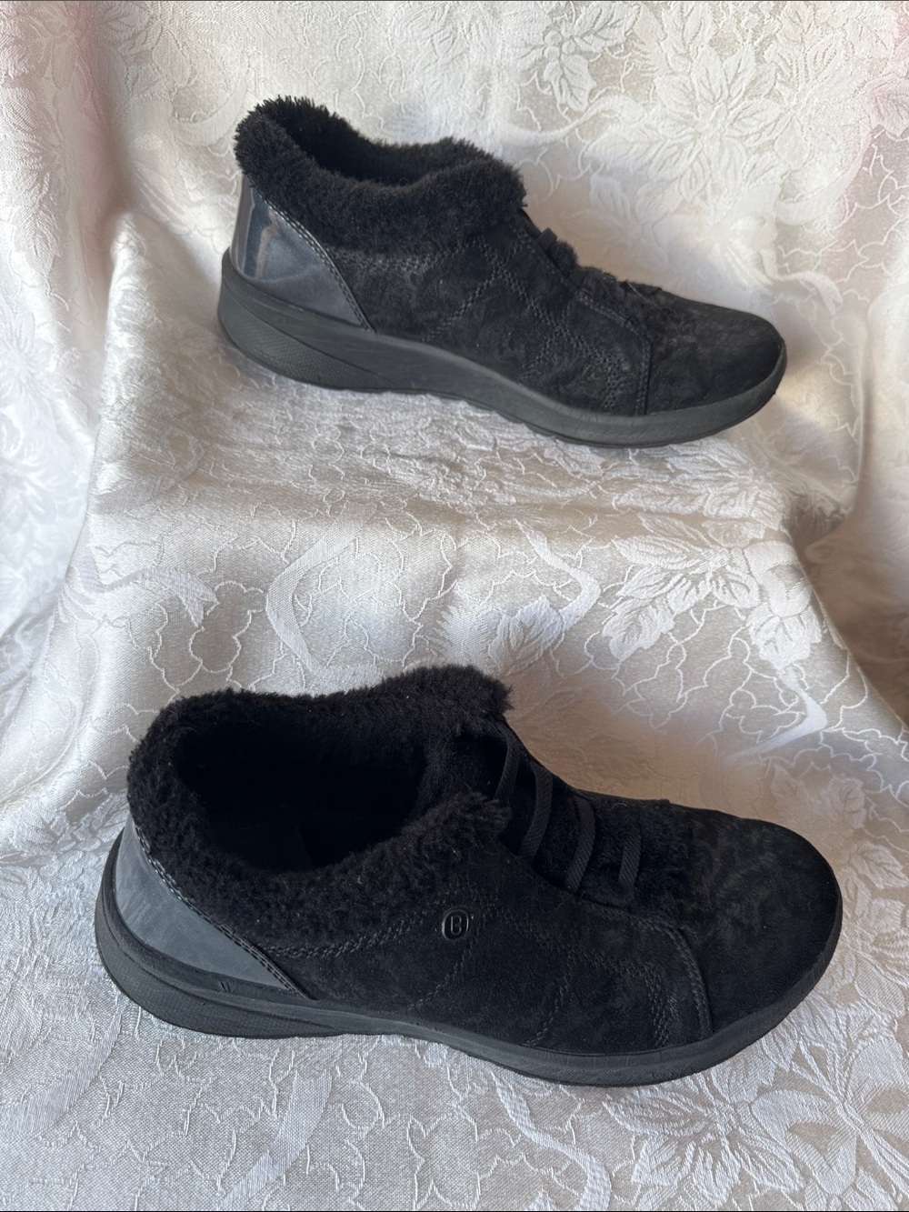 Bzees Women's Black Faux-Fur Lined Slip-On Shoe